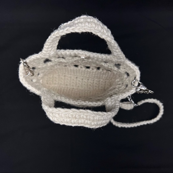 HAND AND SLING BAG - Picture 5 of 8